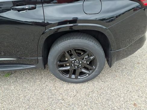 Used 2022 Chevrolet Traverse Premier w/ Redline Edition AWD/4WD image 20