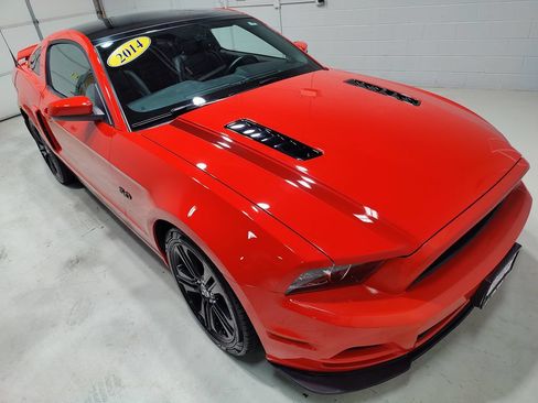 Used 2014 Ford Mustang GT w/ Equipment Group 402A RWD image 2