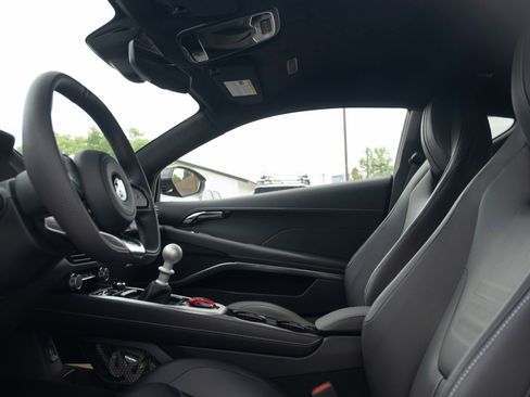 Used 2025 Lotus Emira RWD image 9
