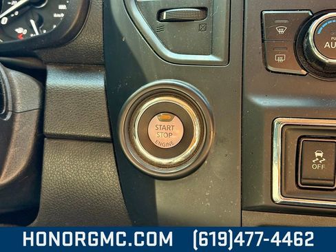 Used 2023 Nissan Titan SV w/ SV Convenience Package image 27