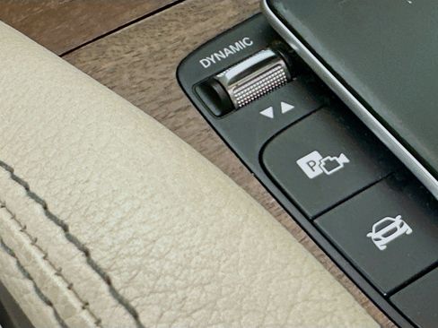 Used 2021 Mercedes-Benz GLS 450 4MATIC image 22