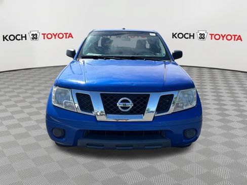 Used 2014 Nissan Frontier SV RWD image 2