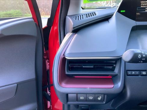 New 2026 Toyota Prius Plug-In Hybrid FWD image 19