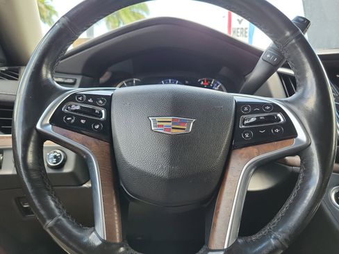 Used 2019 Cadillac Escalade ESV Premium Luxury AWD/4WD image 25