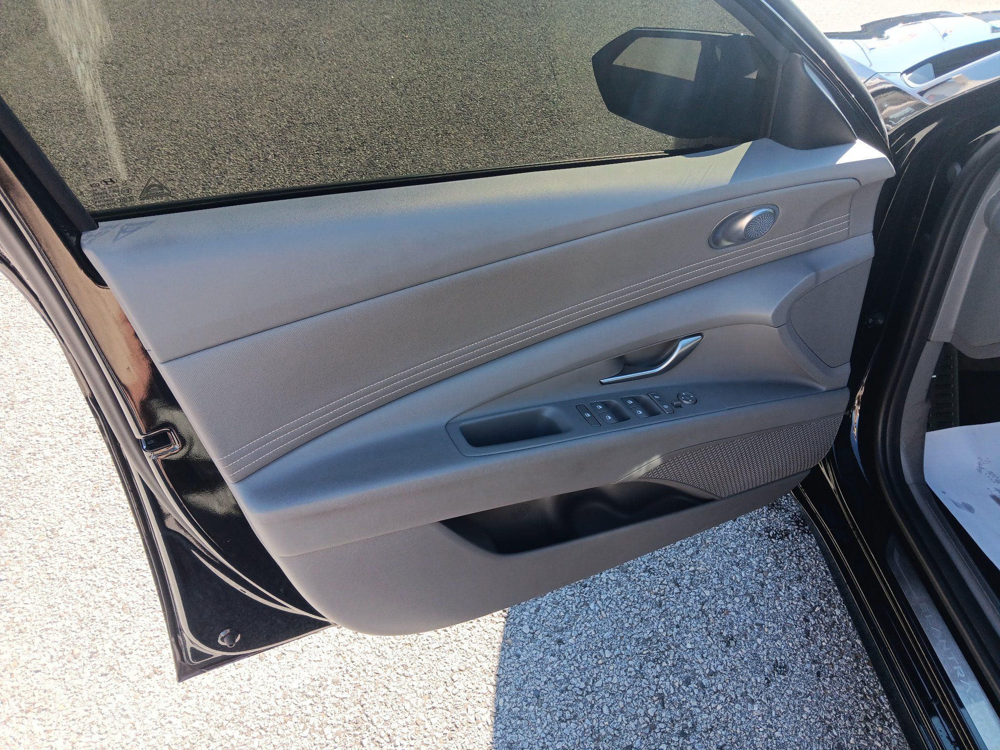 Used 2025 Hyundai Elantra Sport FWD image 11