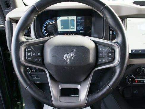 Used 2023 Ford Bronco Wildtrak image 19