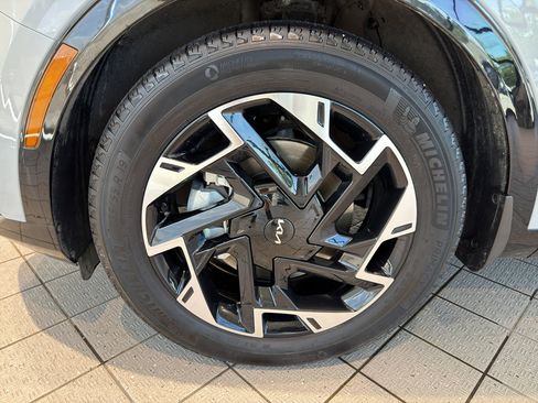 Used 2025 Kia Sportage SX FWD image 9