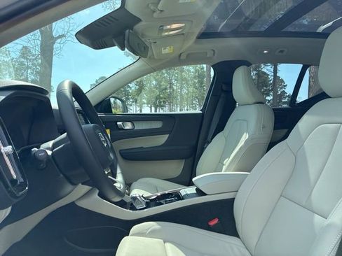 New 2026 Volvo XC40 B5 Plus w/ Protection Package Premier image 21