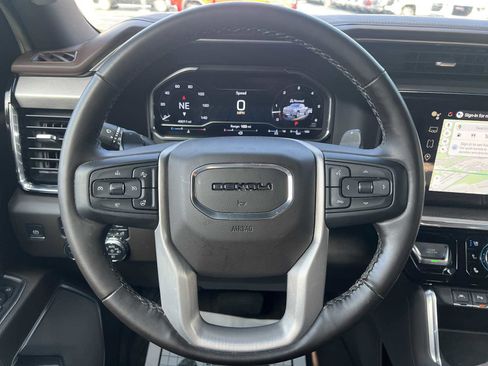 Used 2024 GMC Sierra 1500 Denali w/ Denali Reserve Package image 11