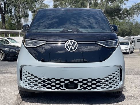 Used 2025 Volkswagen ID. Buzz Pro S RWD image 6
