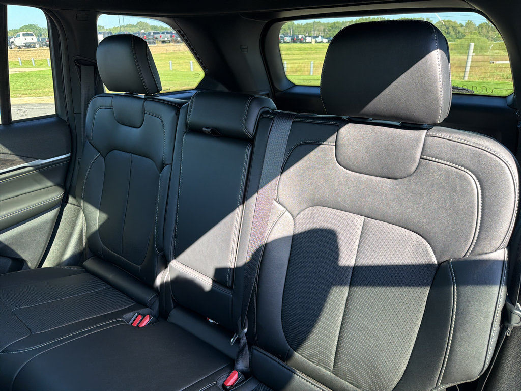 New 2027 Jeep Grand Cherokee Limited AWD/4WD image 36