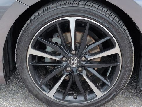 Used 2020 Toyota Camry XSE FWD image 11