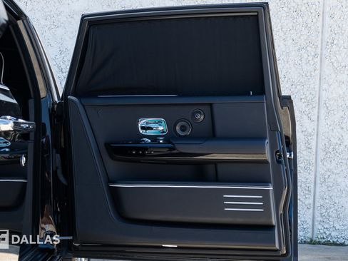 Used 2023 Rolls-Royce Phantom Extended Wheelbase RWD image 32