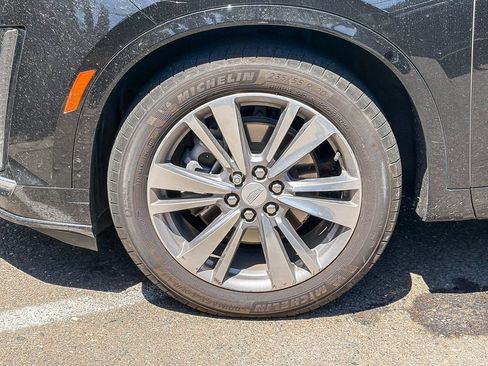 Used 2024 Cadillac XT6 Premium Luxury w/ LPO, Floor Liner Package AWD/4WD image 4