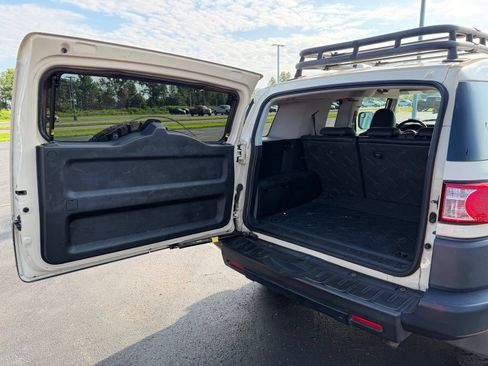 Used 2010 Toyota FJ Cruiser 4WD image 12
