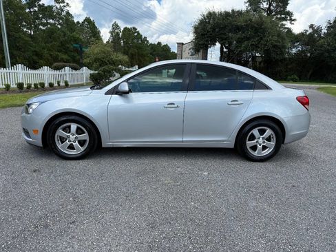 Used 2011 Chevrolet Cruze LT image 3