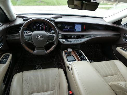 Used 2018 Lexus LS 500 AWD w/ Interior Upgrade Package image 9