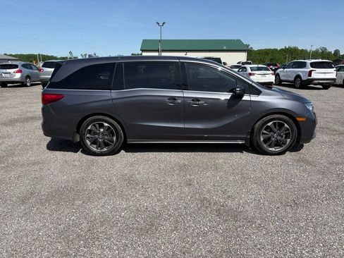 Used 2023 Honda Odyssey Elite image 2