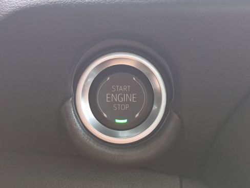Used 2025 Chevrolet Tahoe Premier AWD/4WD image 39