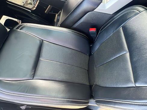 Used 2019 Ford F150 Lariat w/ Equipment Group 502A Luxury AWD/4WD image 20