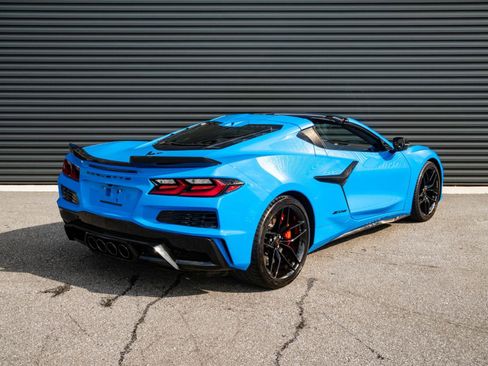 Used 2025 Chevrolet Corvette Z06 RWD image 22