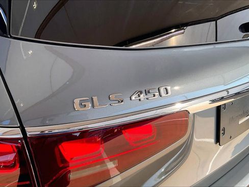 Used 2026 Mercedes-Benz GLS 450 4MATIC image 11