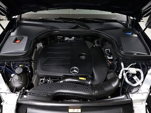 Used 2022 Mercedes-Benz GLC 300 4MATIC image 38