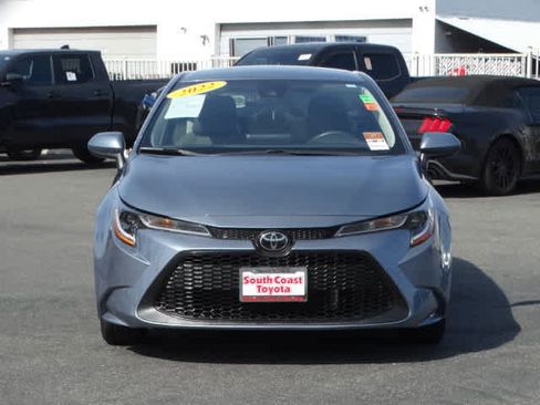 Certified 2022 Toyota Corolla LE w/ LE Convenience Package image 3