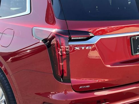 Used 2024 Cadillac XT6 Luxury image 9