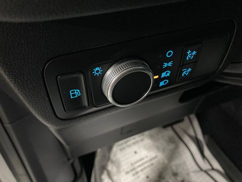 Used 2021 Ford Escape SE image 19