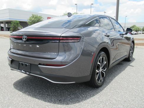 Used 2023 Toyota Crown AWD/4WD image 7