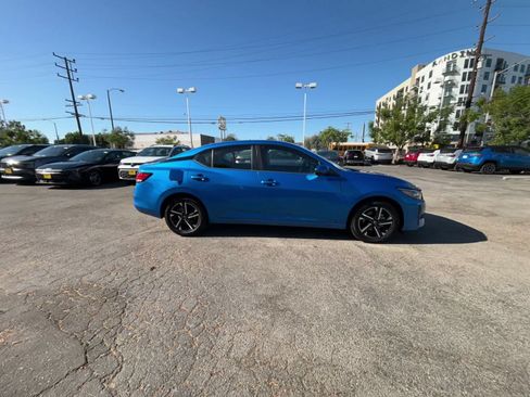Used 2025 Nissan Sentra SV FWD image 15