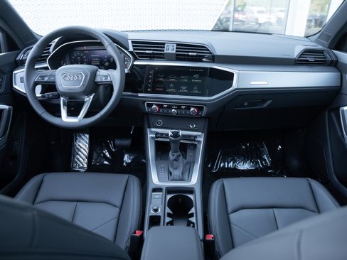 New 2025 Audi Q3 2.0T Premium image 8