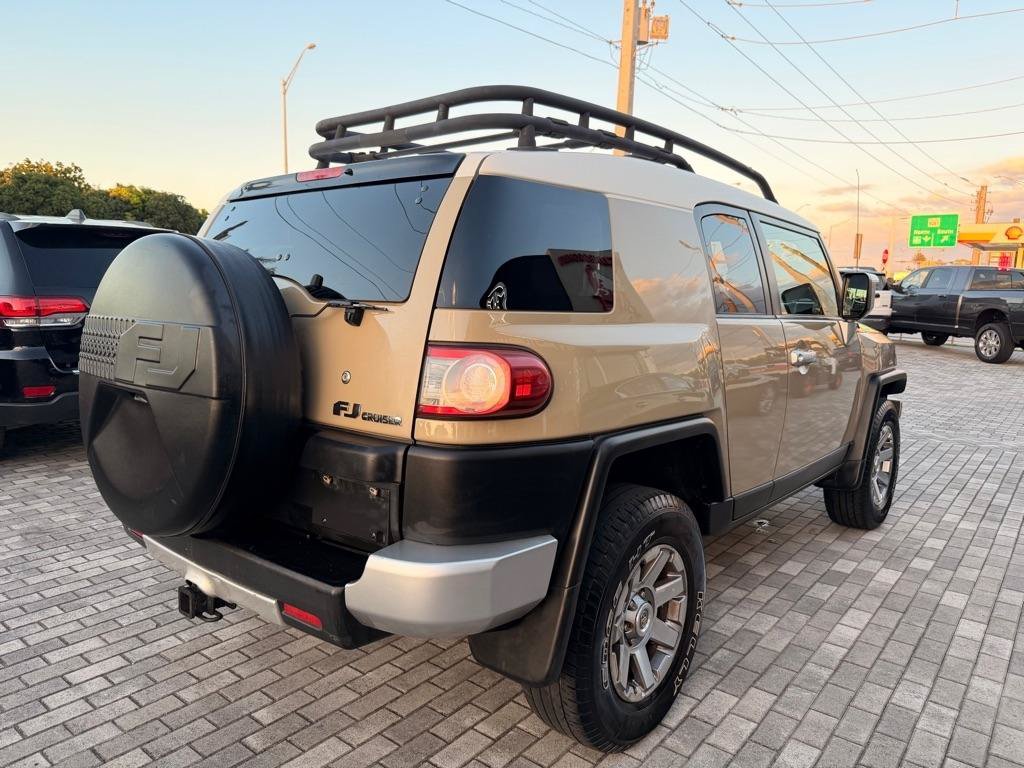 Used 2014 Toyota FJ Cruiser 4WD w/ Convenience Package image 7