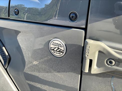Used 2018 Jeep Wrangler Unlimited Sport S AWD/4WD image 10