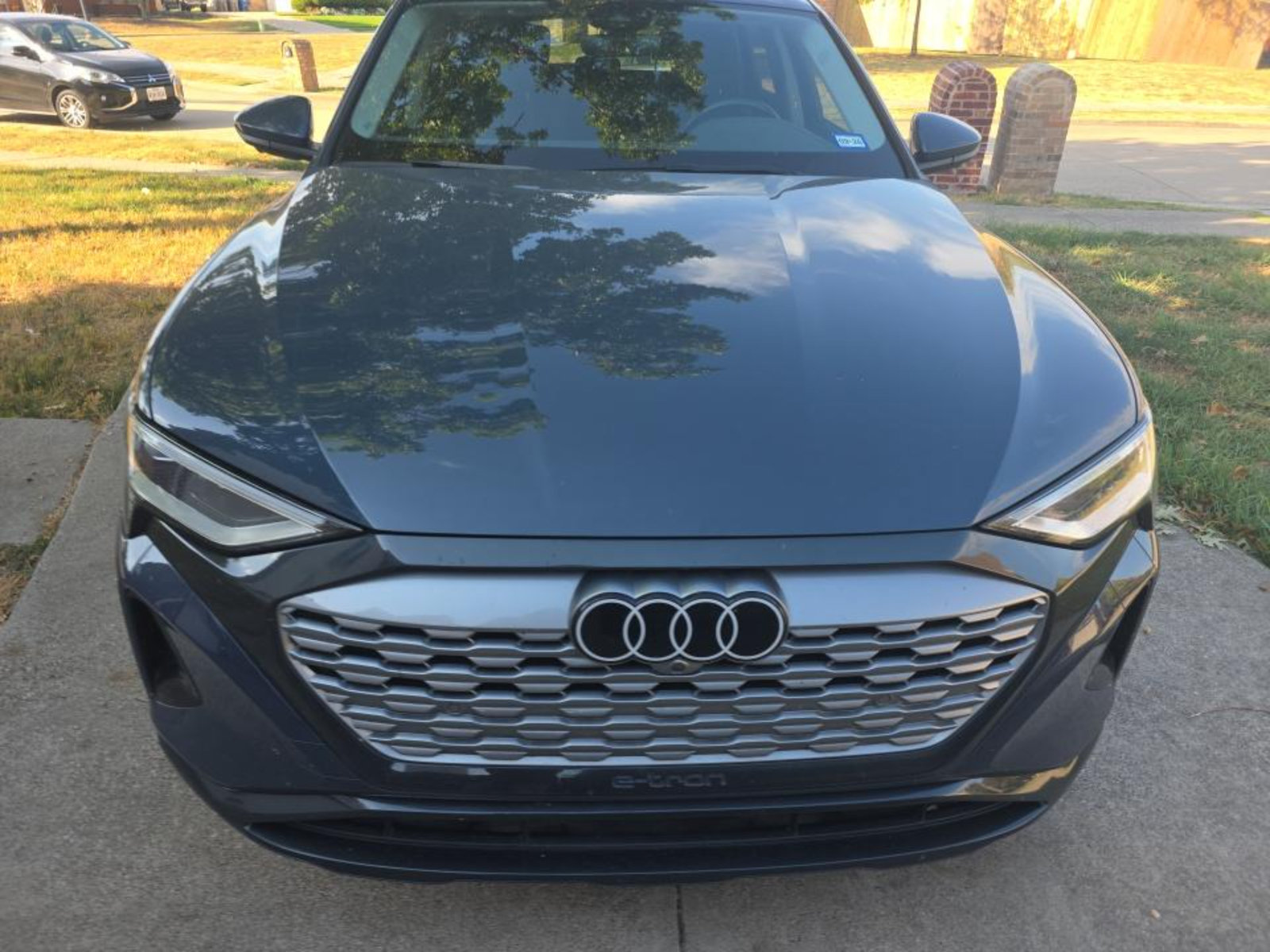 Used 2024 Audi Q8 e-tron Premium Plus AWD/4WD image 4