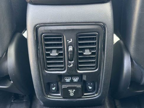 Used 2019 Jeep Grand Cherokee Limited w/ Luxury Group II AWD/4WD image 32