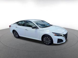 Used 2025 Nissan Altima 2.5 SV FWD video 2