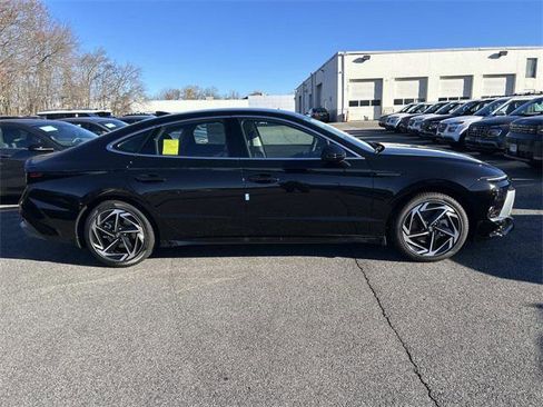 New 2026 Hyundai Sonata SEL image 2