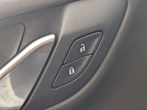 Certified 2023 GMC Yukon XL Denali image 11