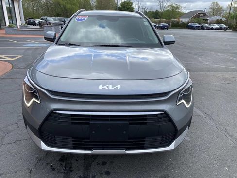 Used 2024 Kia Niro LX FWD image 9