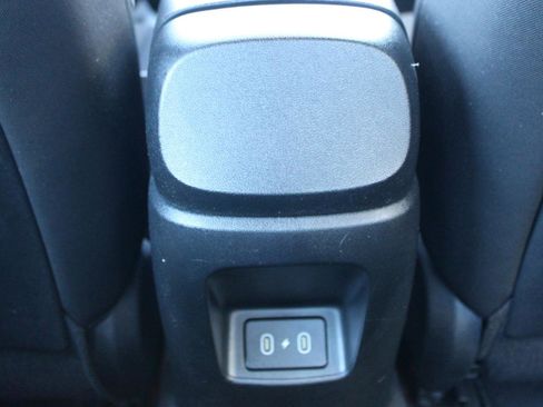 Used 2025 Hyundai Elantra Sport image 37