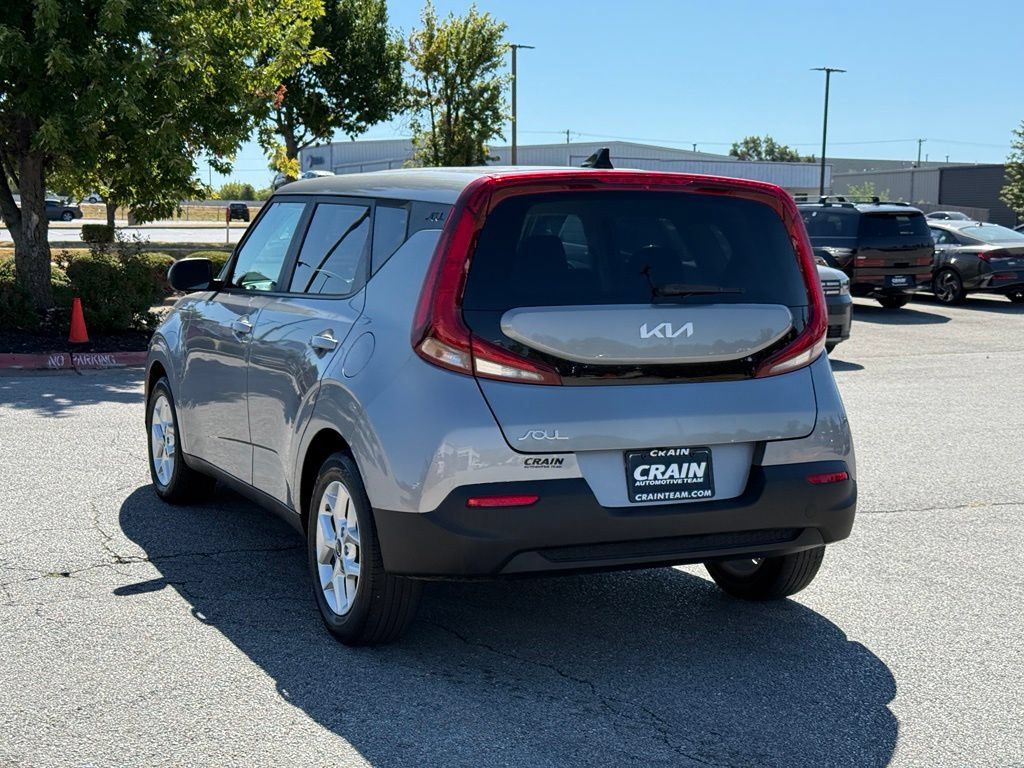 Used 2022 Kia Soul LX w/ Technology Package FWD image 5