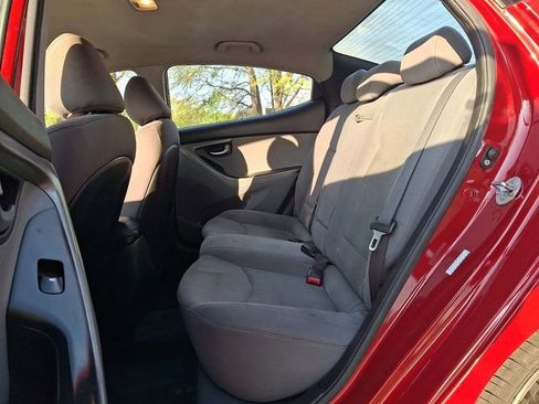 Used 2016 Hyundai Elantra SE image 10