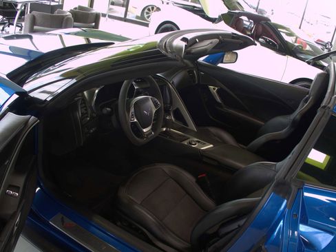 Used 2016 Chevrolet Corvette Z06 w/ 3LZ Preferred Equipment Group RWD image 12