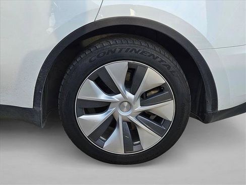 Used 2023 Tesla Model Y Long Range AWD/4WD image 19