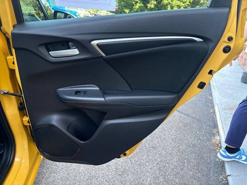 Used 2018 Honda Fit LX image 19