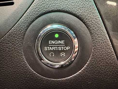 Used 2017 Ford Explorer XLT w/ Equipment Group 202A image 41