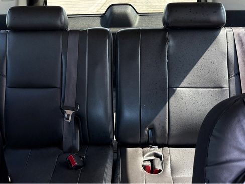 Used 2013 Chevrolet Suburban LTZ RWD image 17