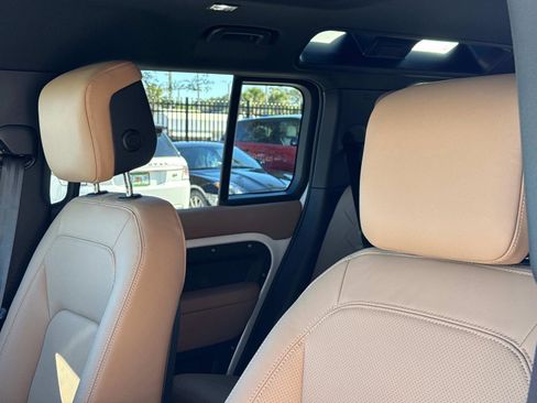 New 2025 Land Rover Defender 110 X-Dynamic SE image 20